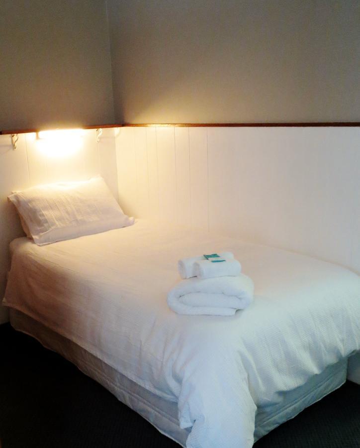 Stansbury Holiday Motel Екстер'єр фото